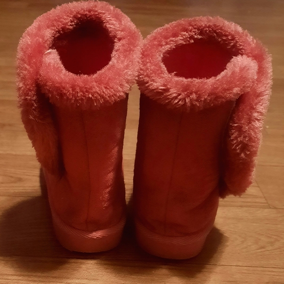 SOLD Size 11 Pink Fur Rhinestone Boots - Picture 7 of 11